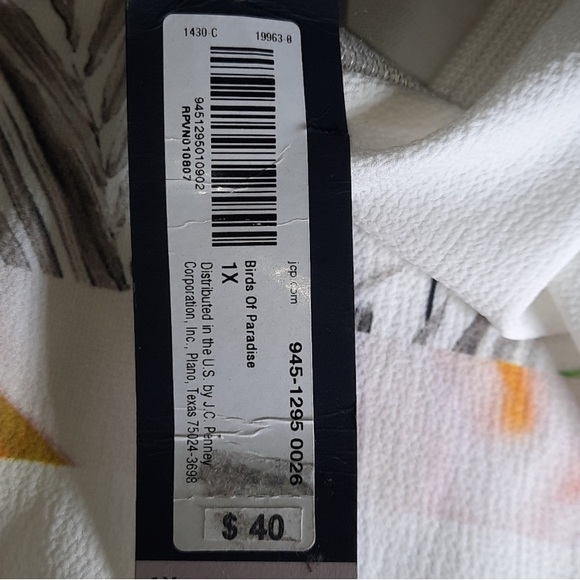 White Graphic Women's Top - Picture 9 of 10